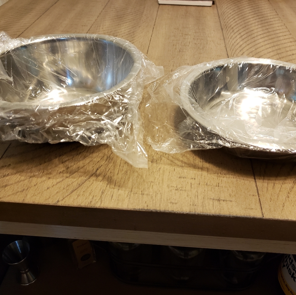 2 sets of metal dog feeding bowls